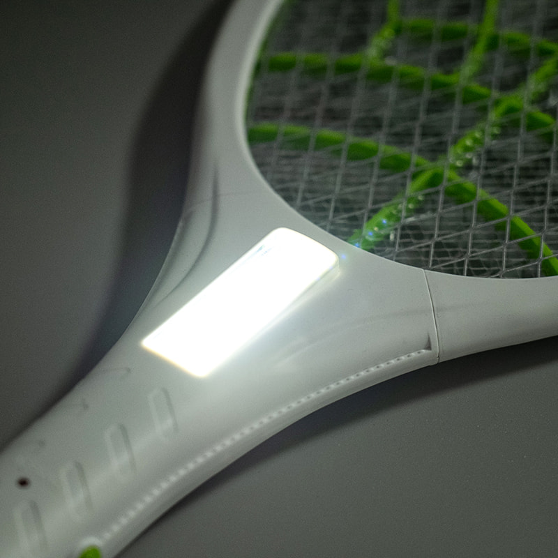 Mata-mosquitos elétrico de 3 cores FF-783A 400mAh com luz e cabo em forma de oito Mata-mosquitos elétrico de 3 cores FF-783A 400mAh com luz e cabo em forma de oito